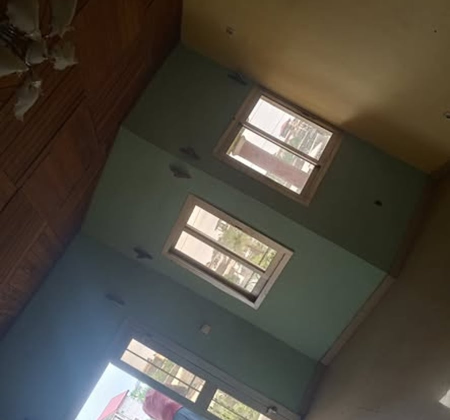 Appartement 2 chambres à louer à Village, Douala (entre lycée)