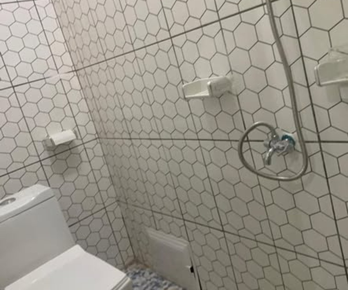Grande chambre moderne à louer - Nkoabang