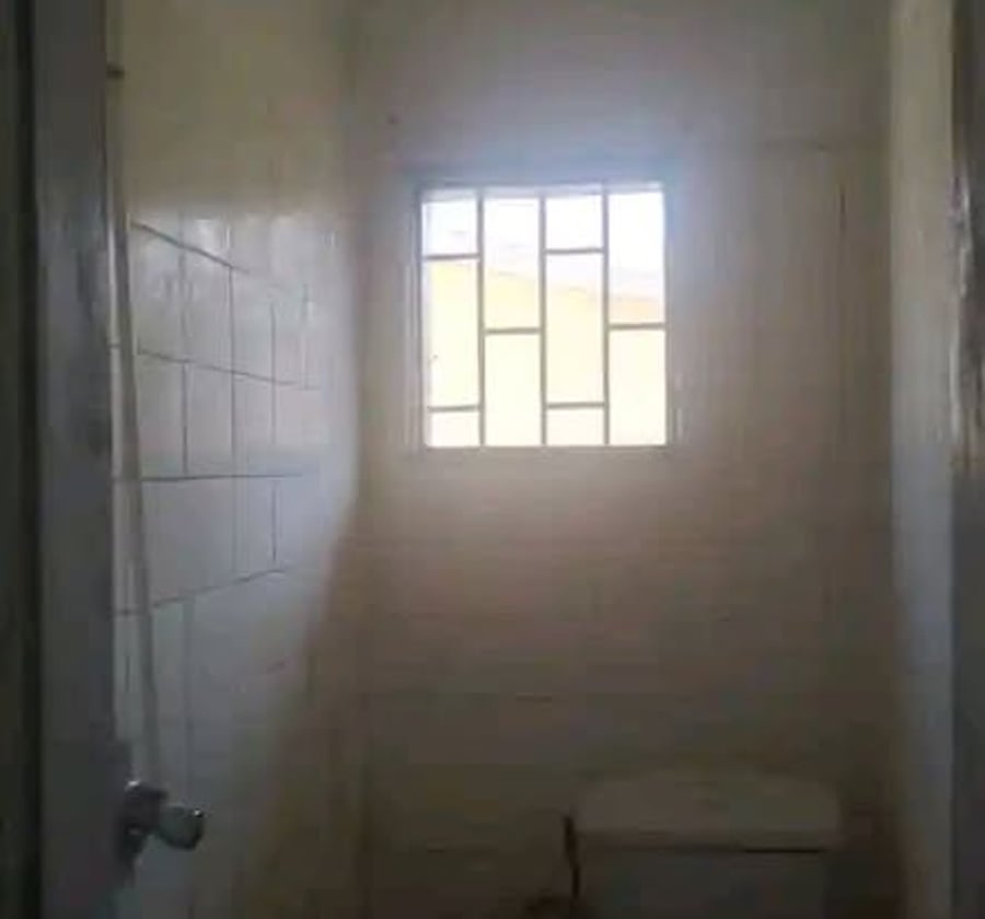 Chambre moderne avec douche - Emombo, Yaoundé
