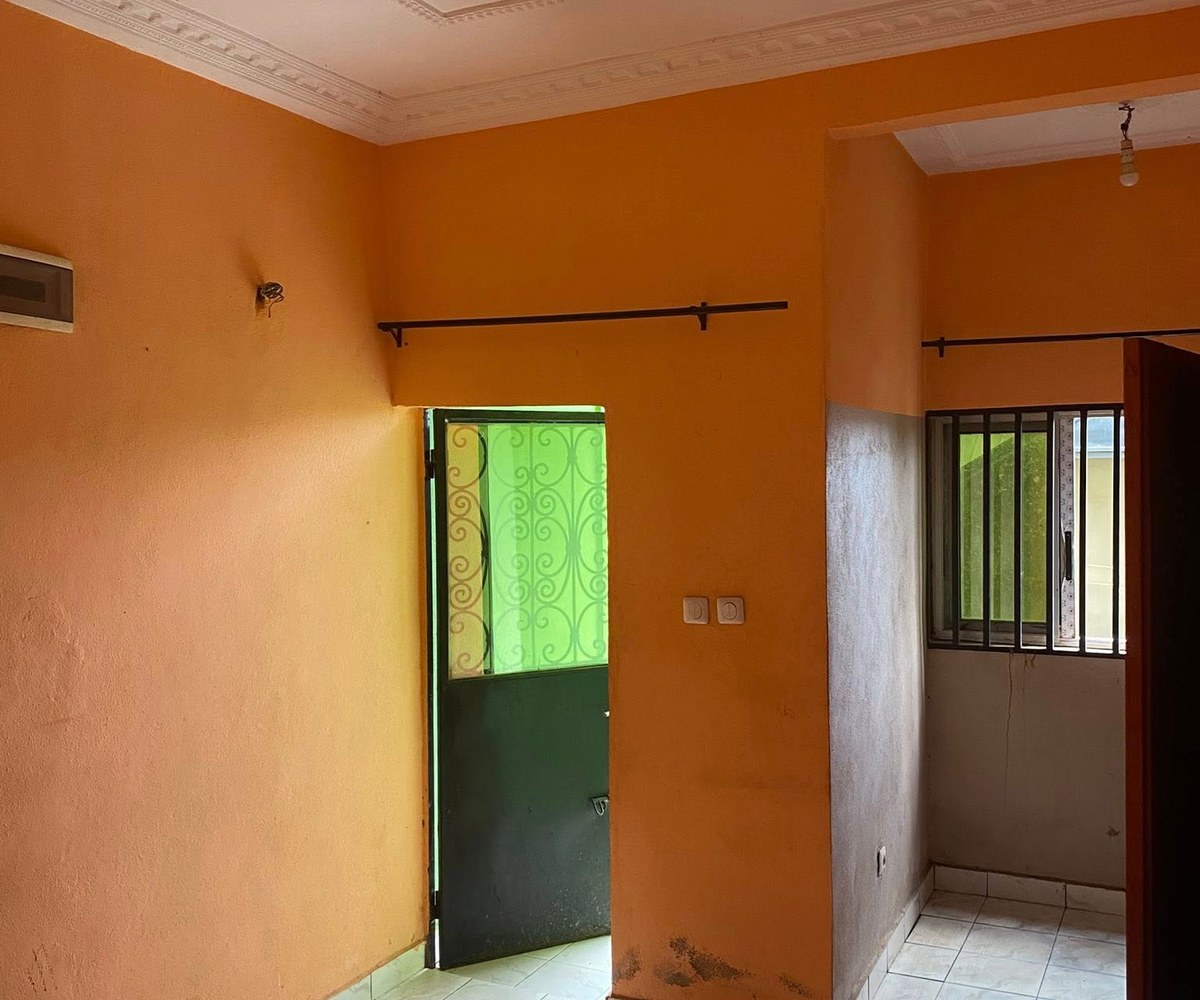 Chambre moderne sécurisée - Carrefour OPEP - 35 000 FCFA/mois