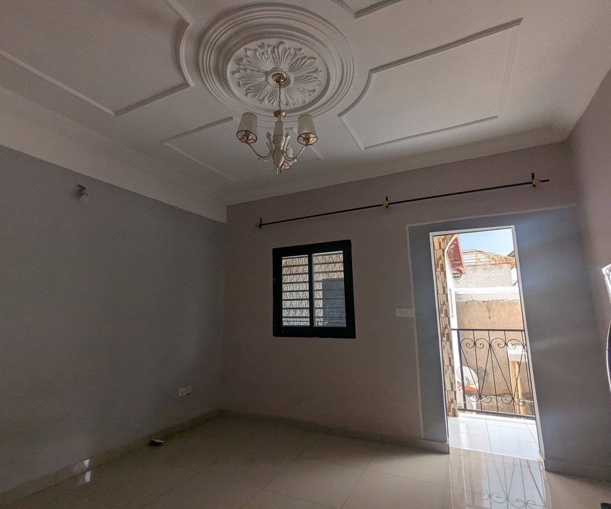 Studio à louer à Emana - 65 000 FCFA/mois