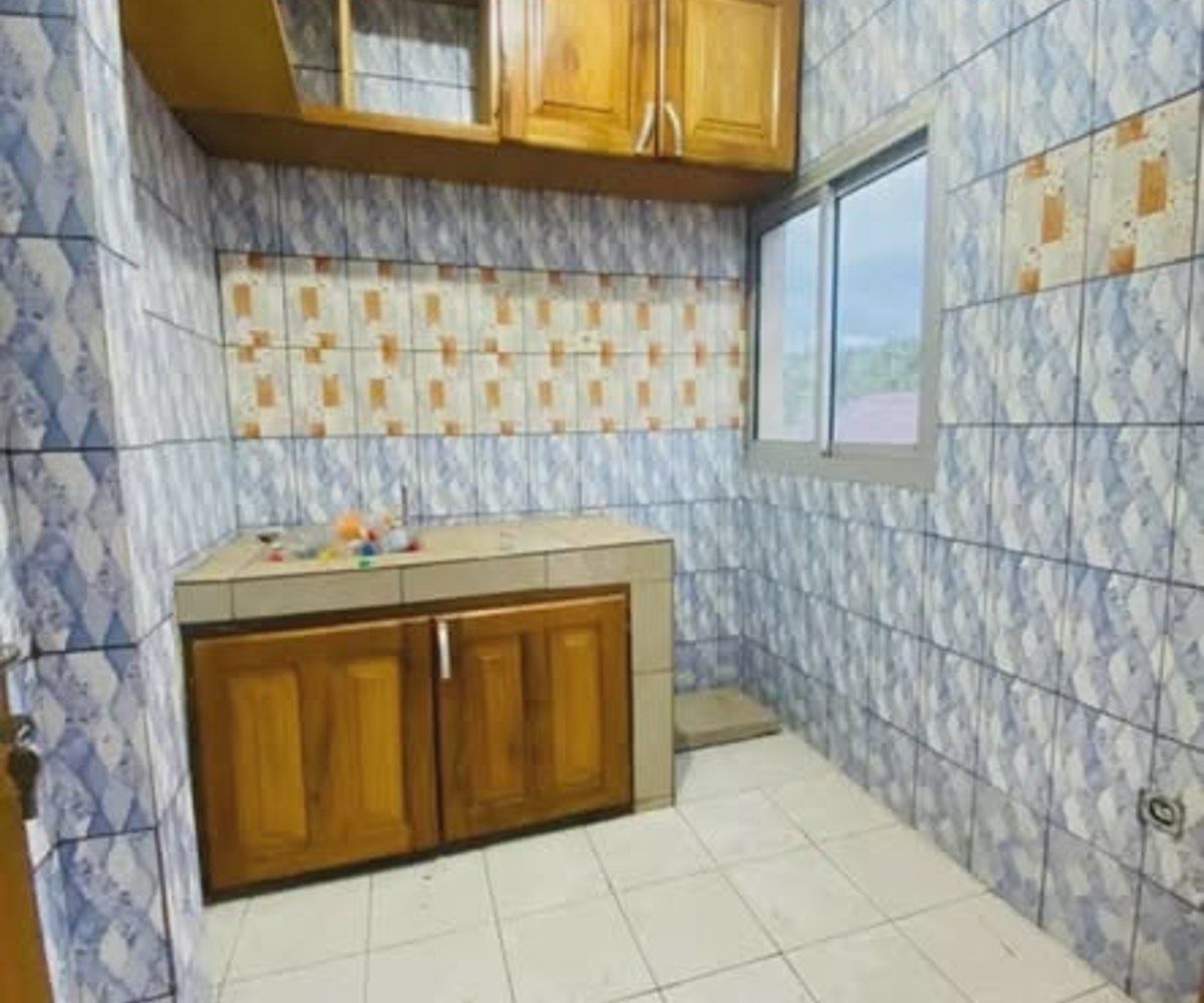 Appartement moderne à Obobogo - 2 chambres, 2 douches, forage