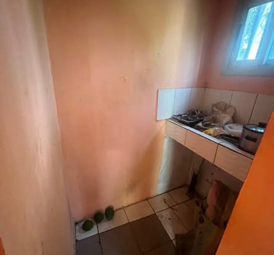 Mini chambre moderne avec cuisine douche à Simbock jean Jaurès non loin du goudron