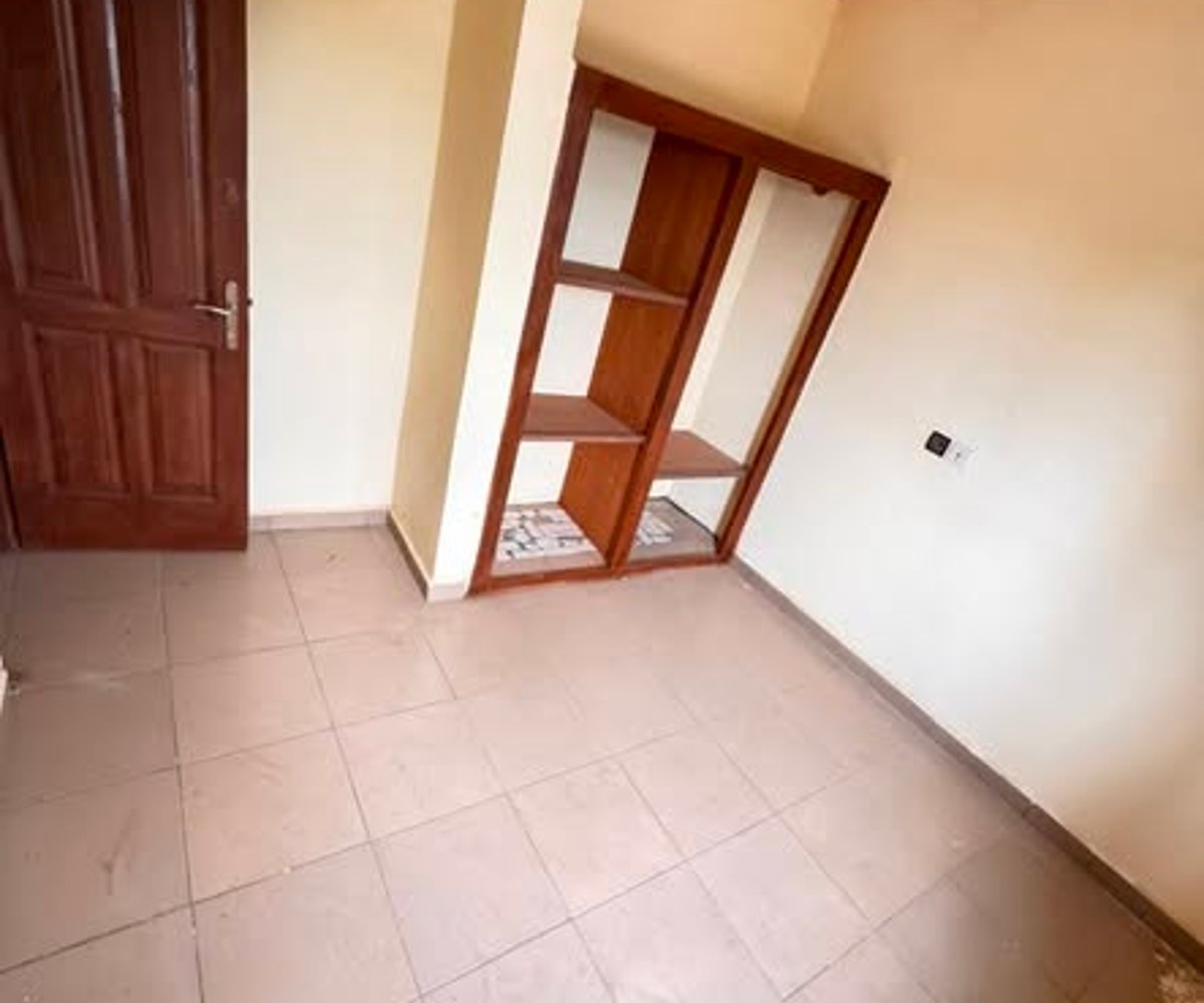 Studio et 4 pièces à PK21 - Douala