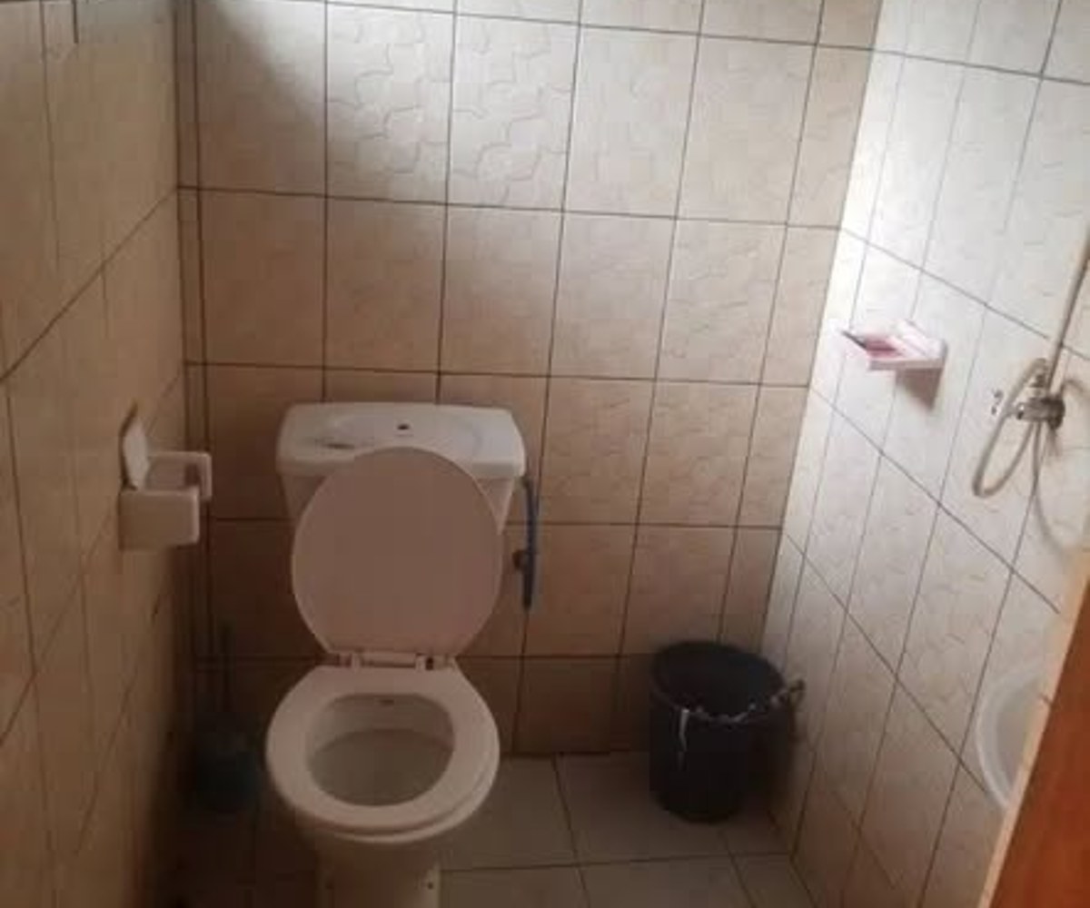 Chambre moderne à Nkoabang