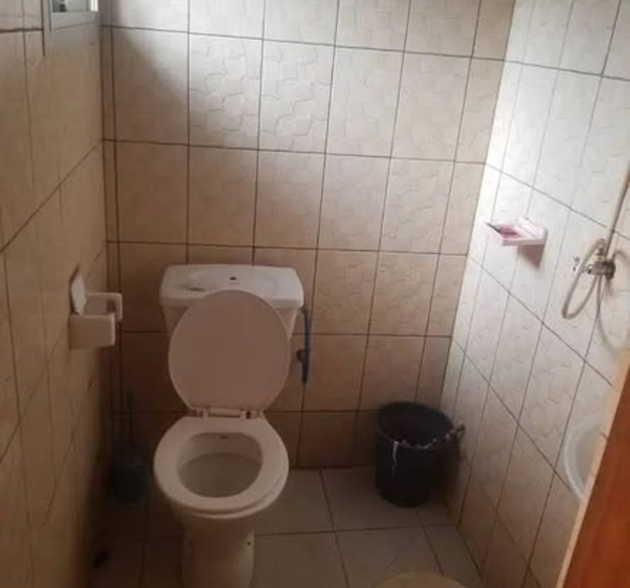 Chambre moderne à Nkoabang