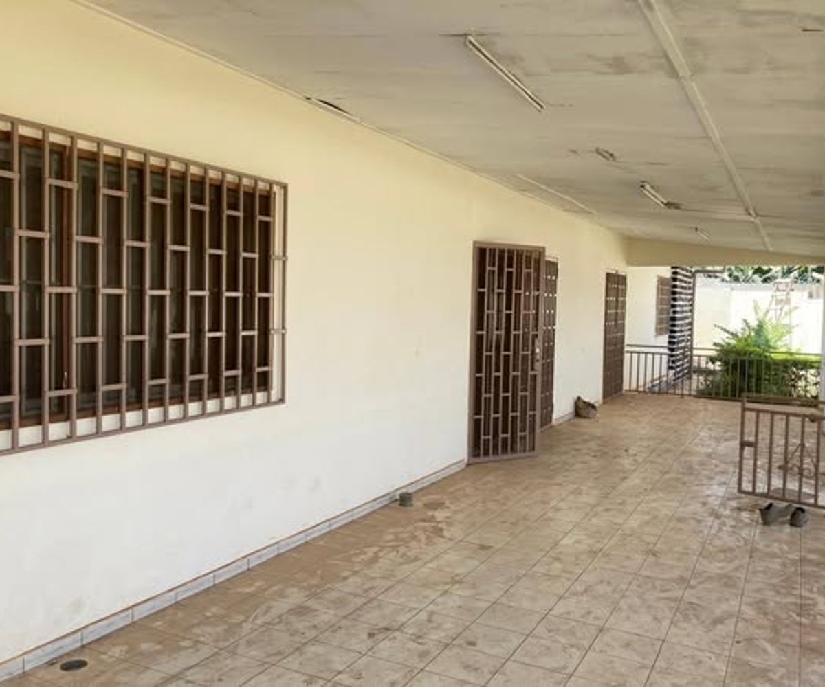 Villa à louer à Bastos - 7 chambres