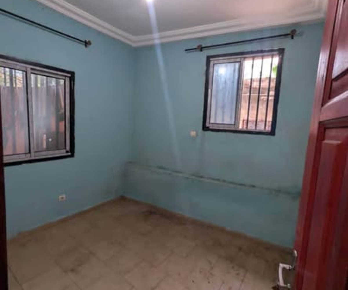 Studio moderne à louer à Ahala-barrière