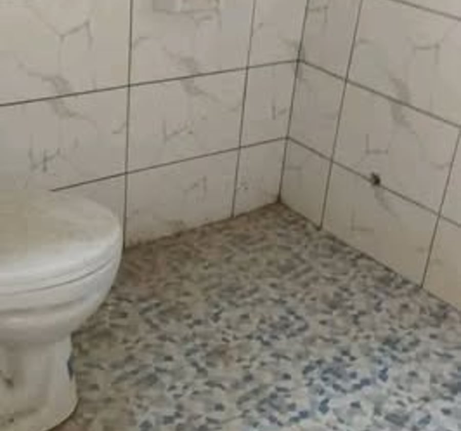Grande chambre moderne à louer – Bonamoussadi