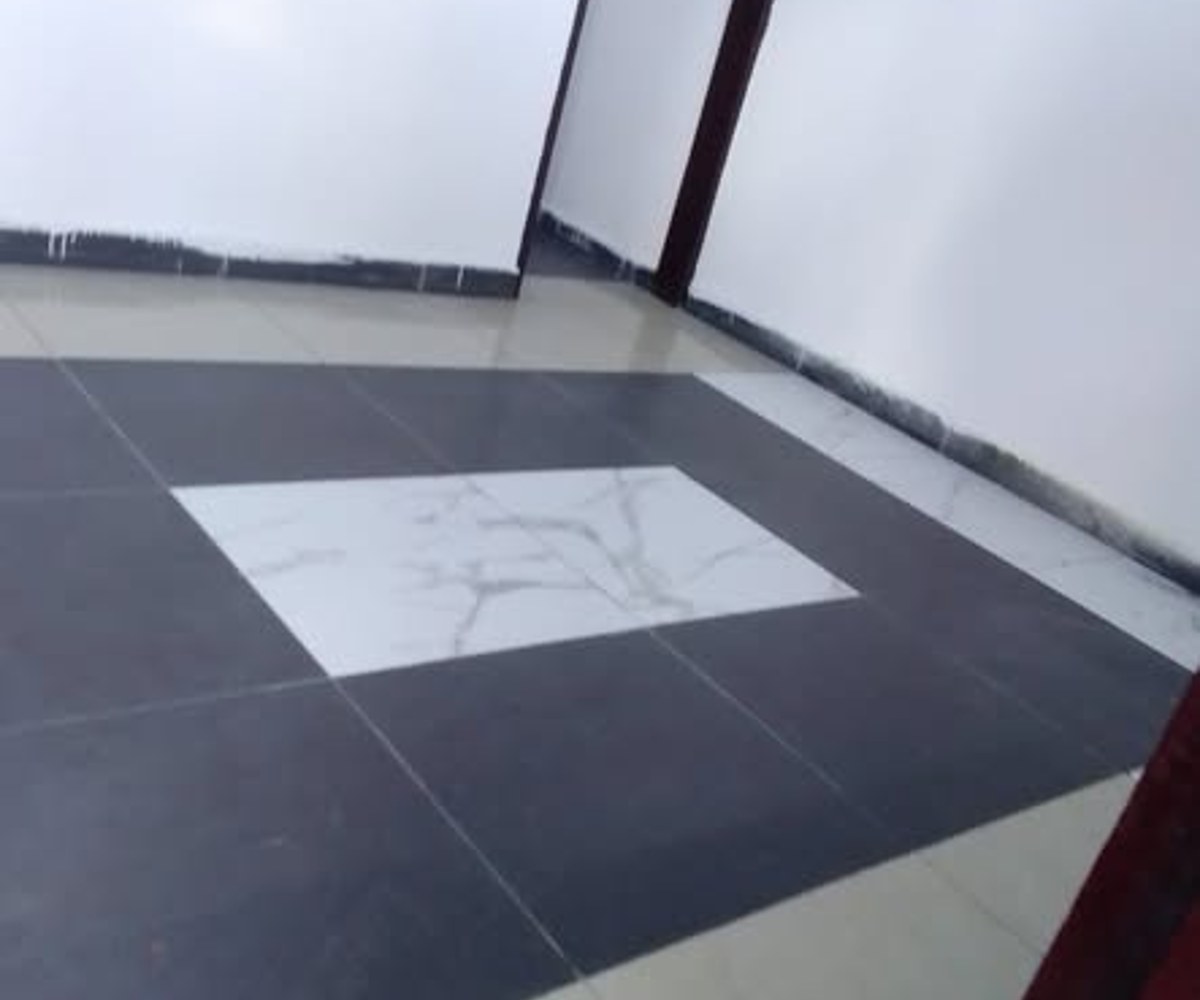 Studio moderne sécurisé avec forage et compteur prépayé - Ndogbati