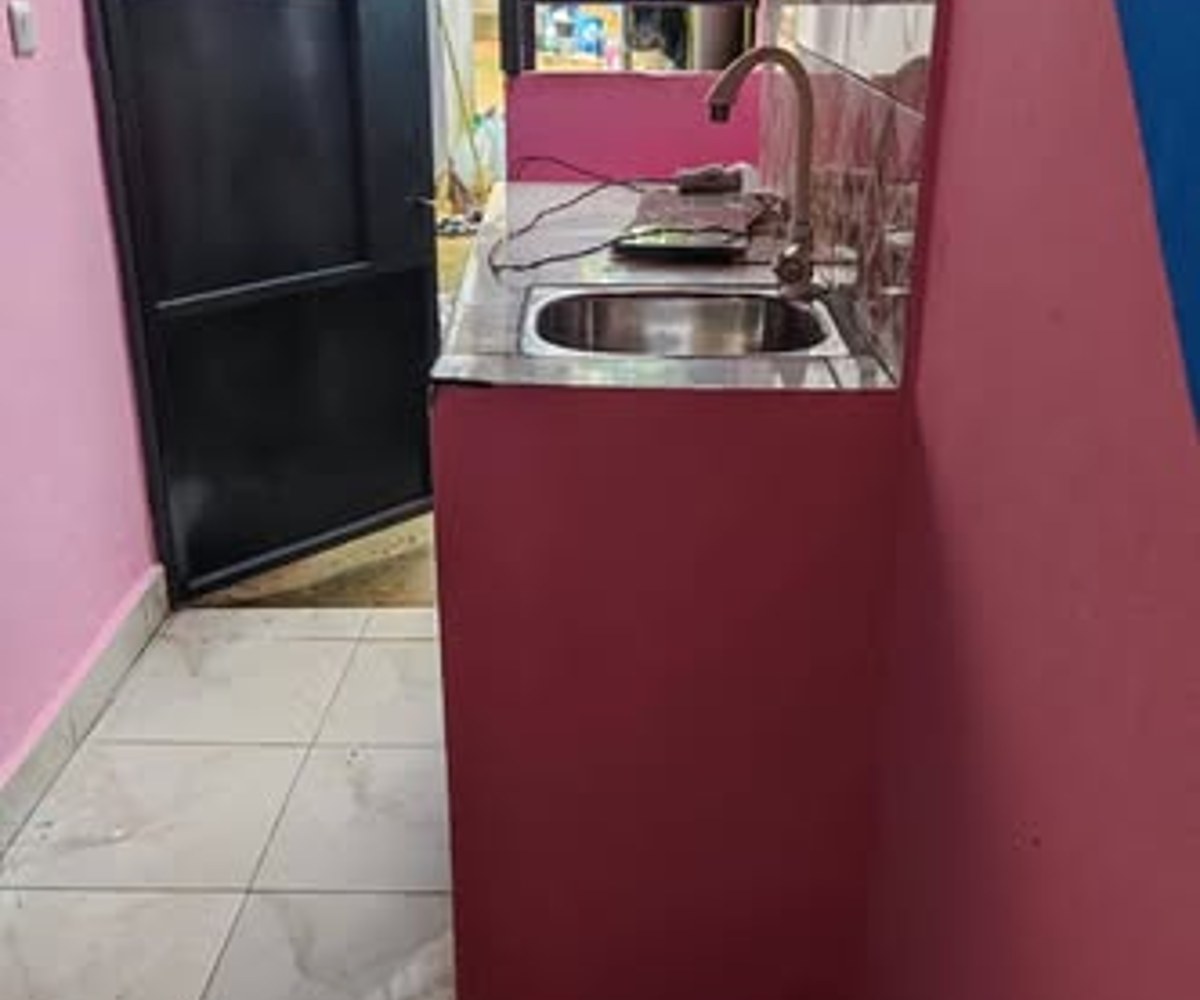 Chambre moderne à louer - Nyalla, Douala