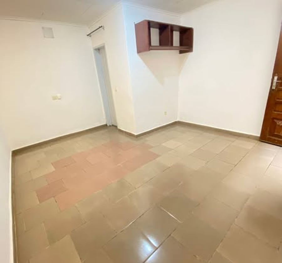 Chambre moderne à Biyem-Assi