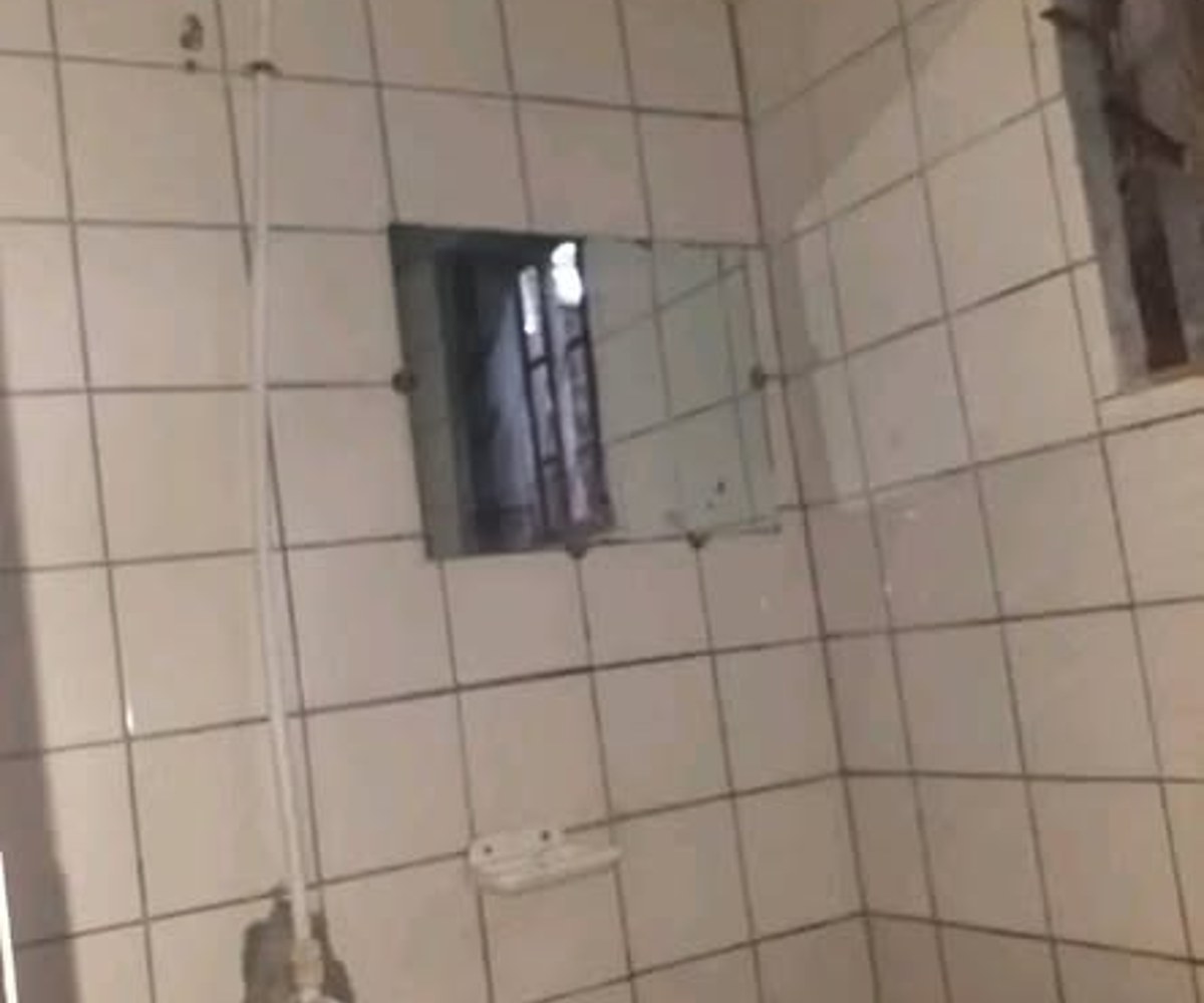 Chambre moderne à Douala PK8 ESG