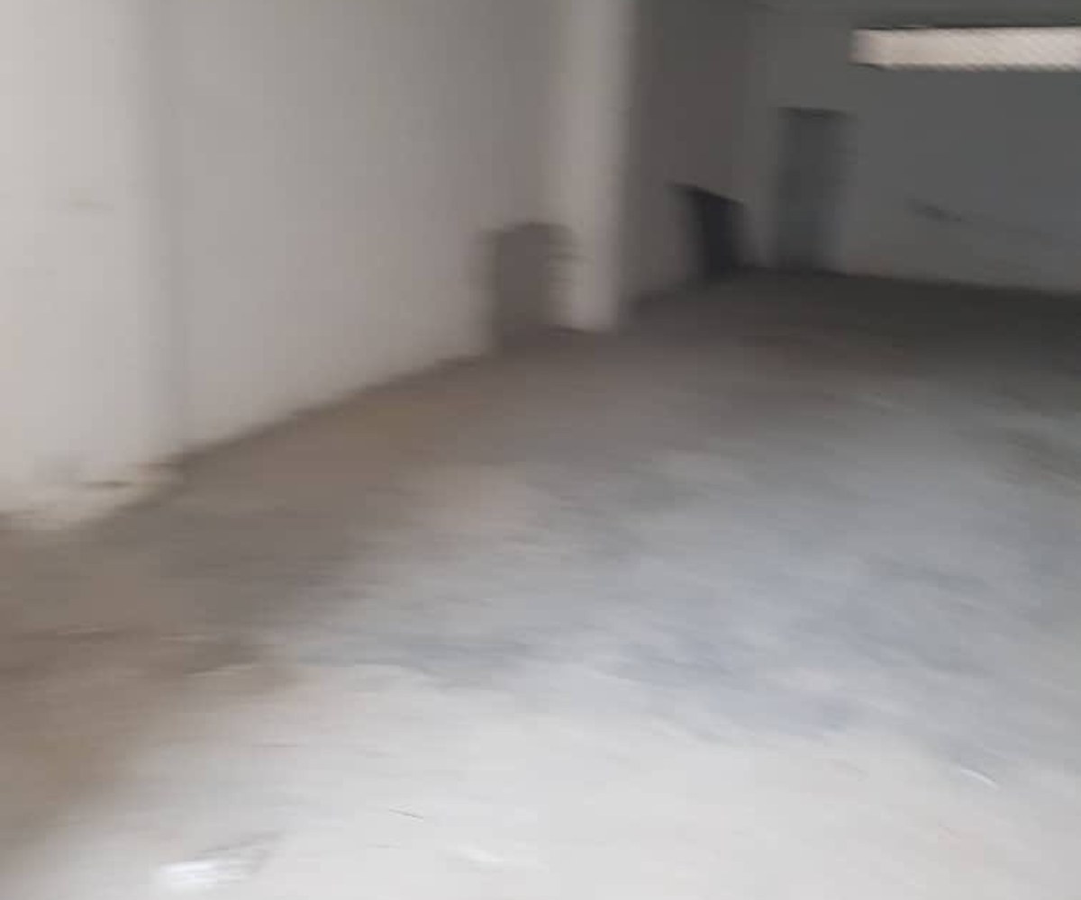 Grand magasin de stockage à louer à Akwa Douala