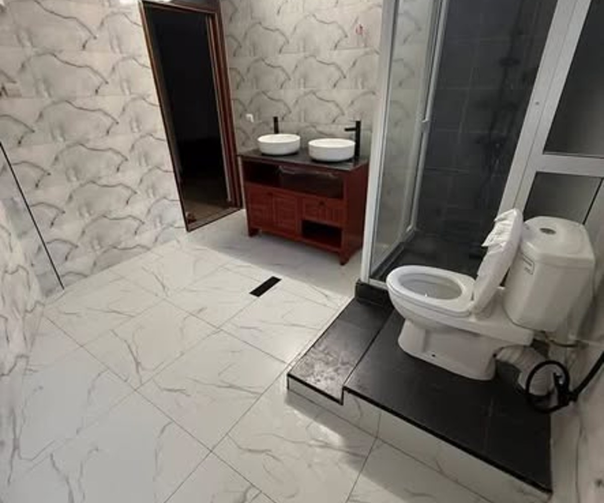 Appartement 3 chambres haut standing à louer – Bonapriso, Douala