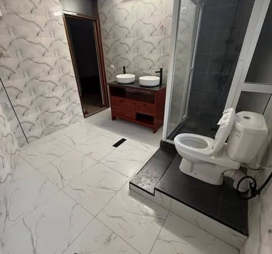 Appartement 3 chambres haut standing à louer – Bonapriso, Douala