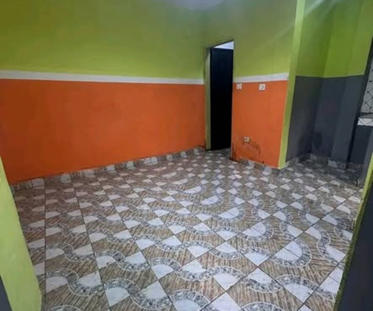 Vaste chambre moderne avec parking à Ngousso