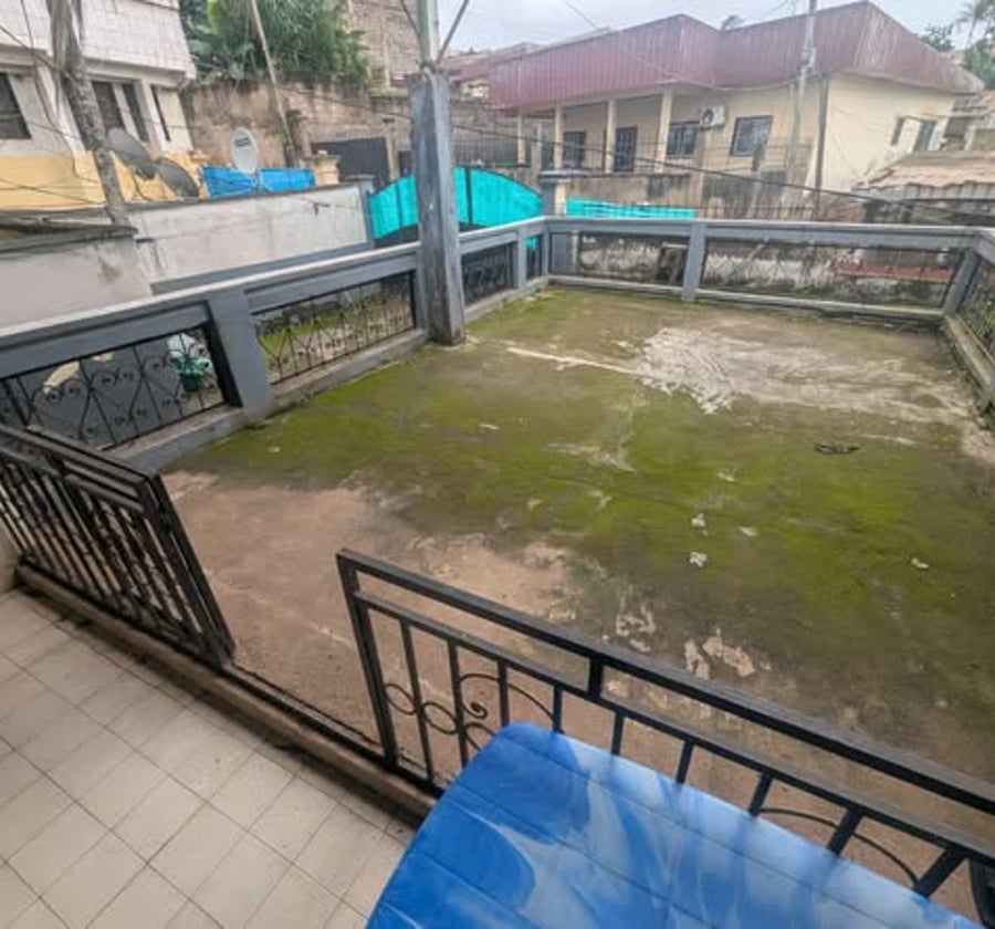 Villa à louer – Titi Garage, Yaoundé