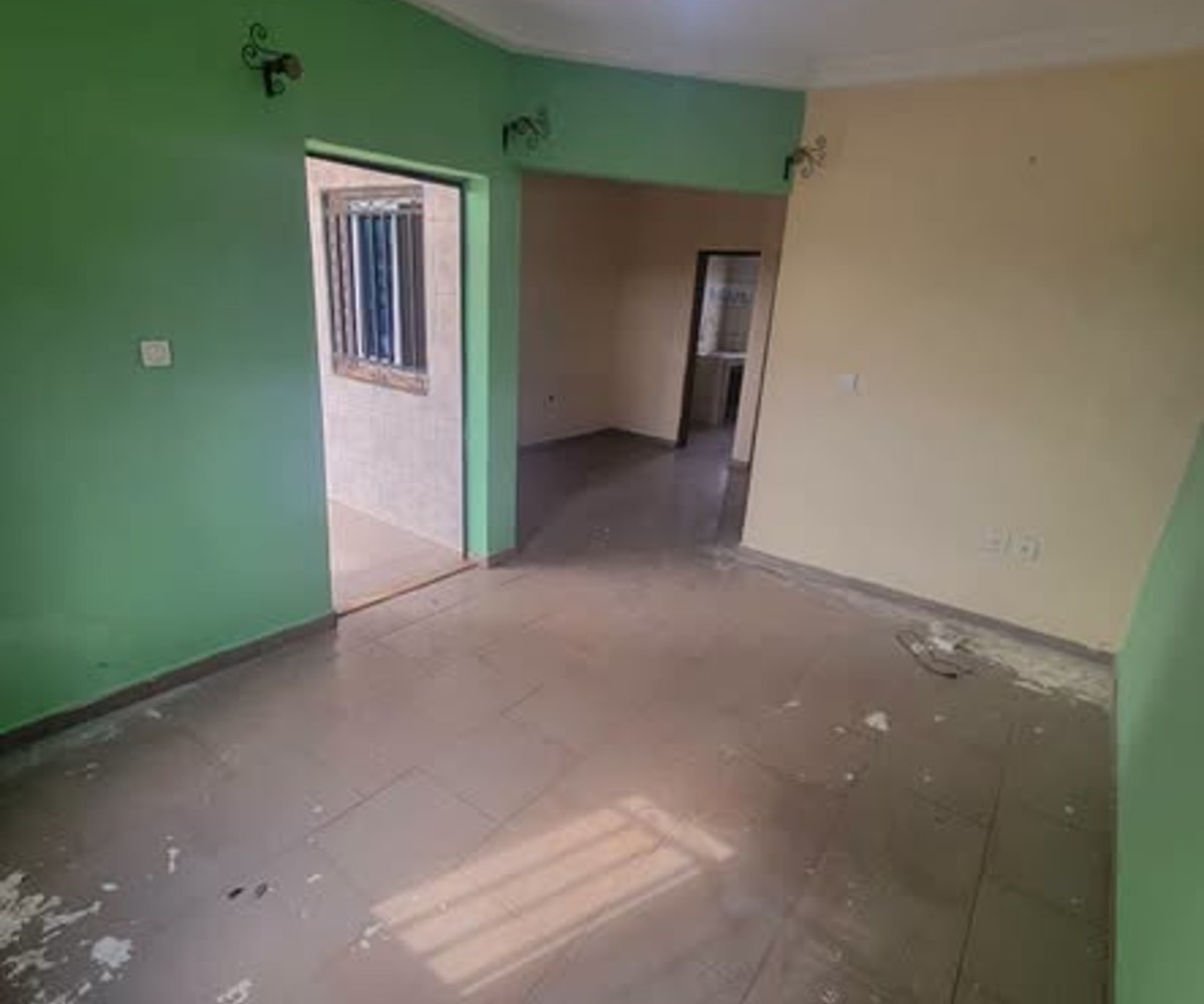 Studio à louer à Fourgerol, Yaoundé