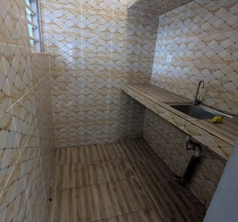 Chambre spacieuse à Tsinga Village