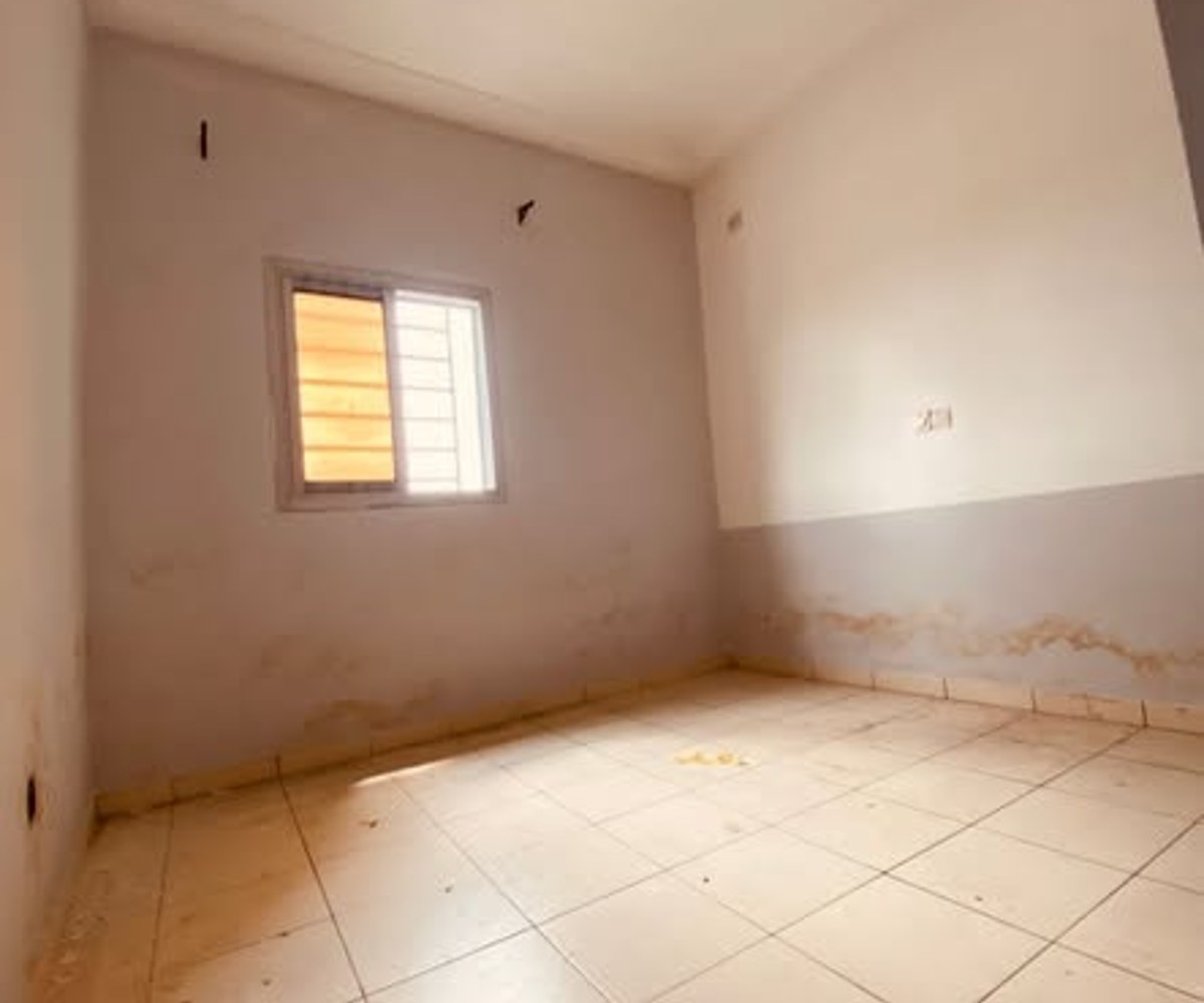 Studio moderne à louer à Kotto Fin Goudron Bangue