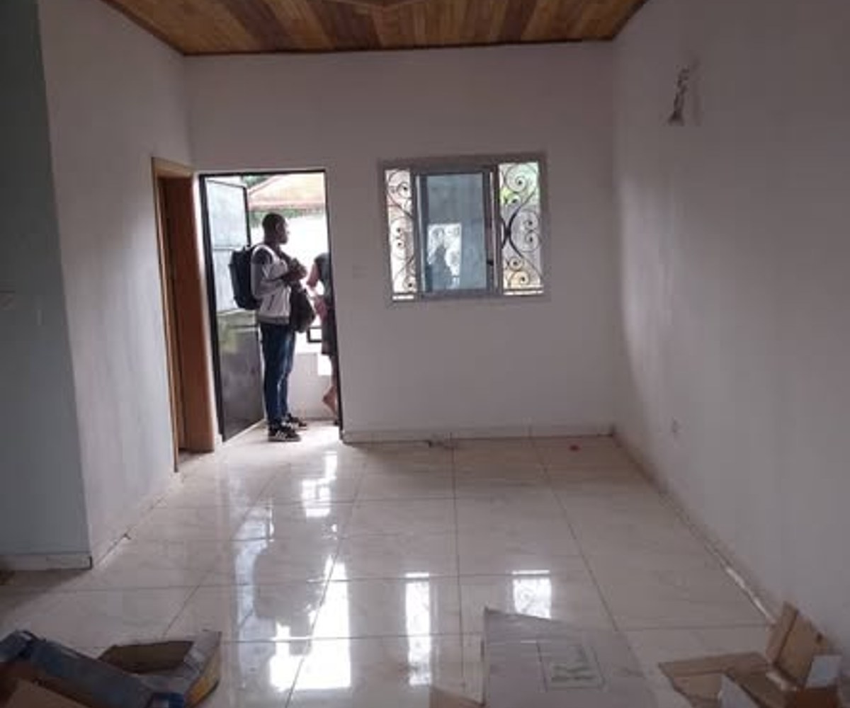 Studio moderne à Village - Douala
