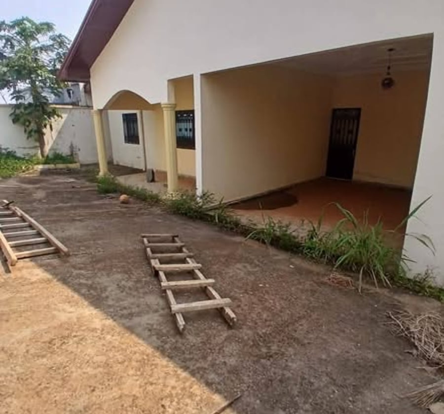 Villa à louer à Nkolnda
