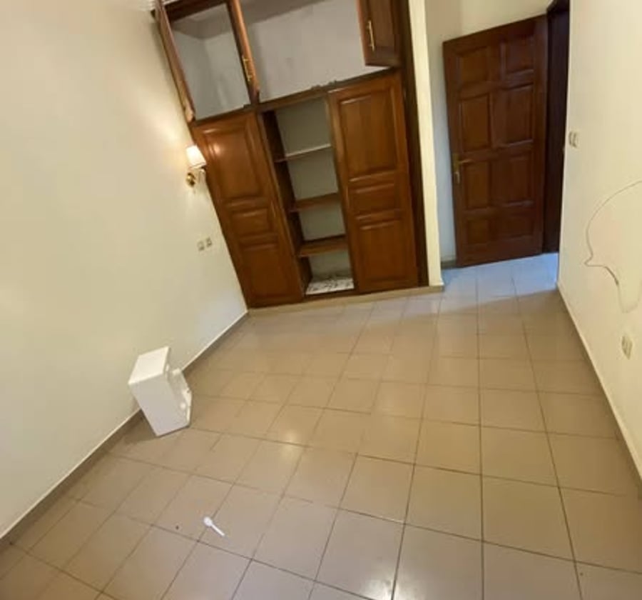 Appartement VIP à Titi Garage - 300 000 XAF/mois