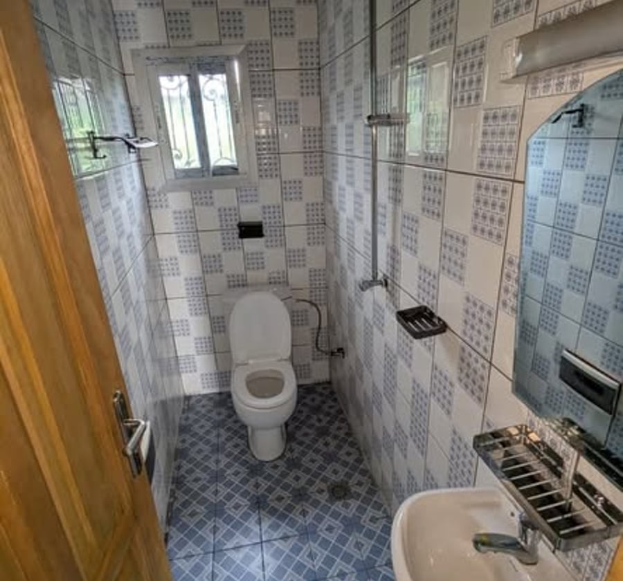 Studio moderne à louer à Odza Petit Marché