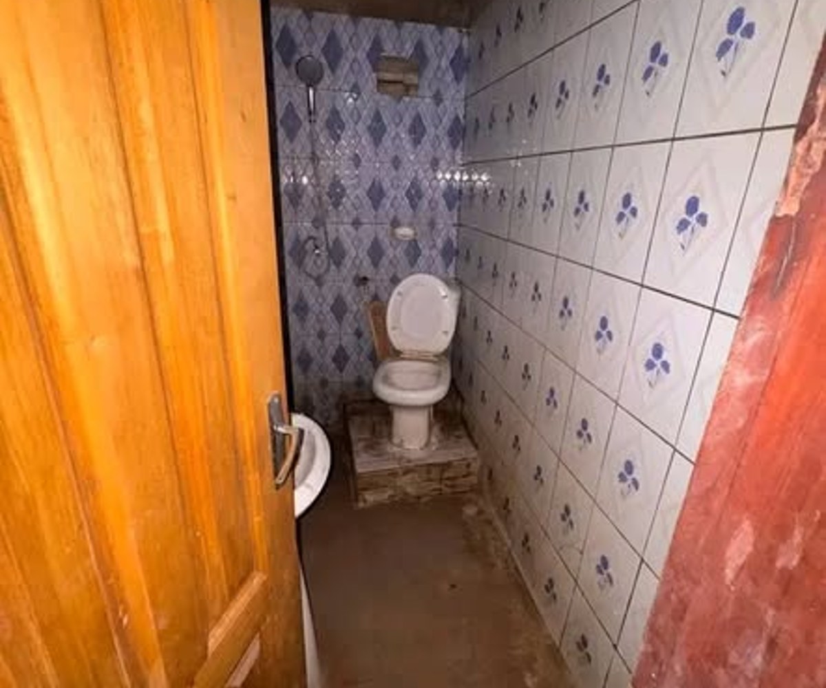 Chambre moderne à louer à Etoudi