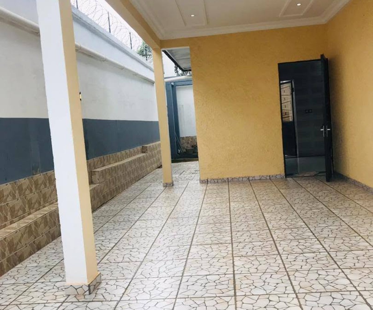 Villa haut standing à louer – Carrefour Régie, Yaoundé