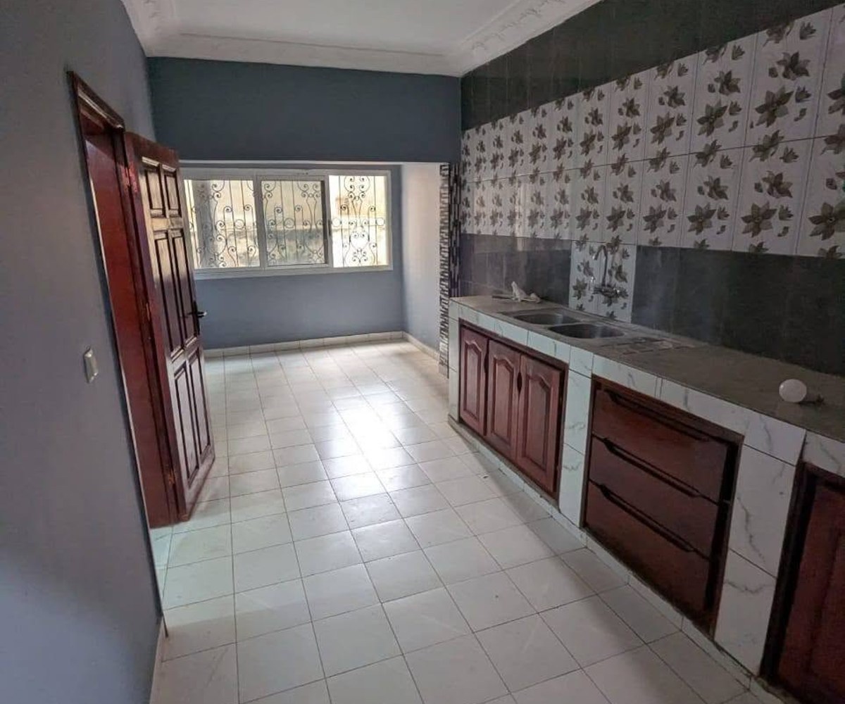 Appartement moderne à Odza Auberge Bleu