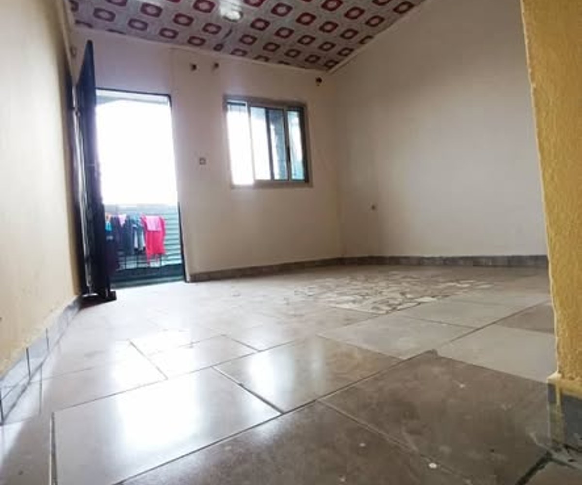 Studio moderne à Nyalla Nkolbong