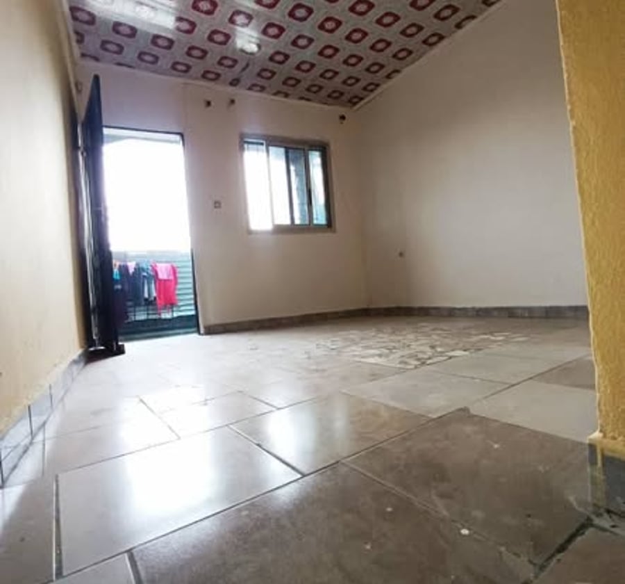 Studio moderne à Nyalla Nkolbong