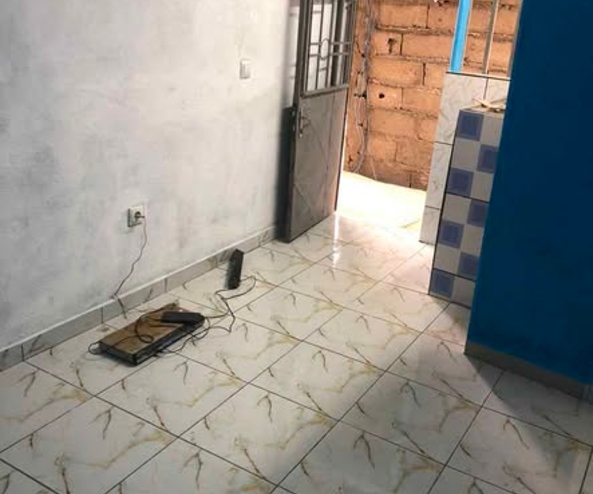 Grande chambre moderne à Logpom - 25 000 FCFA/mois