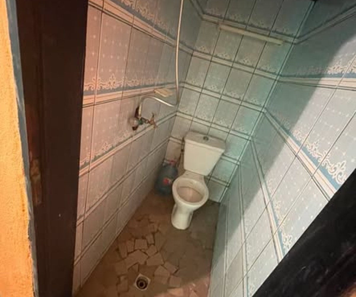 Chambre moderne sans cuisine à Logbessou, Douala