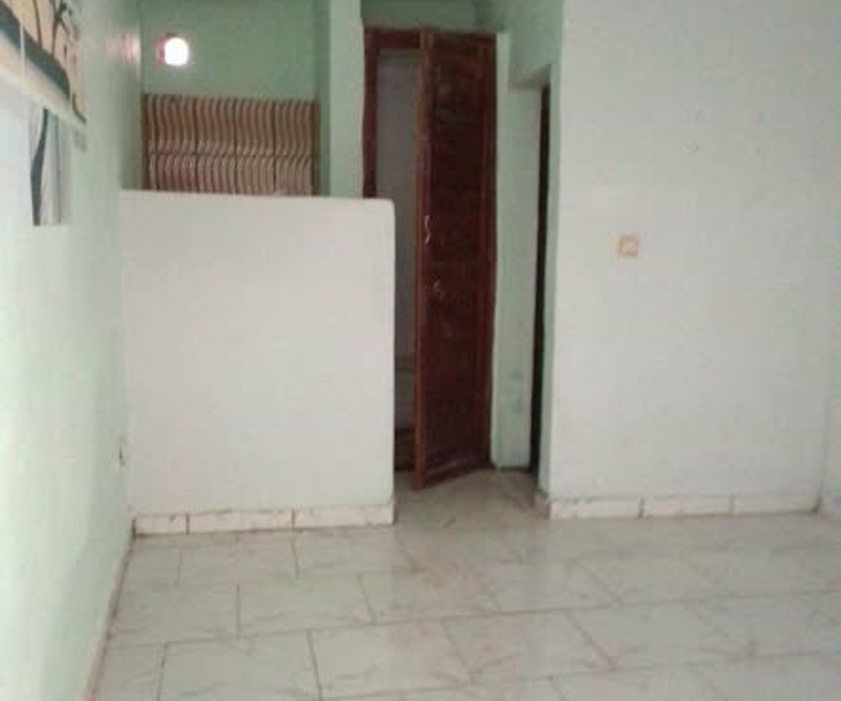 Chambre moderne à louer à Nkoabang