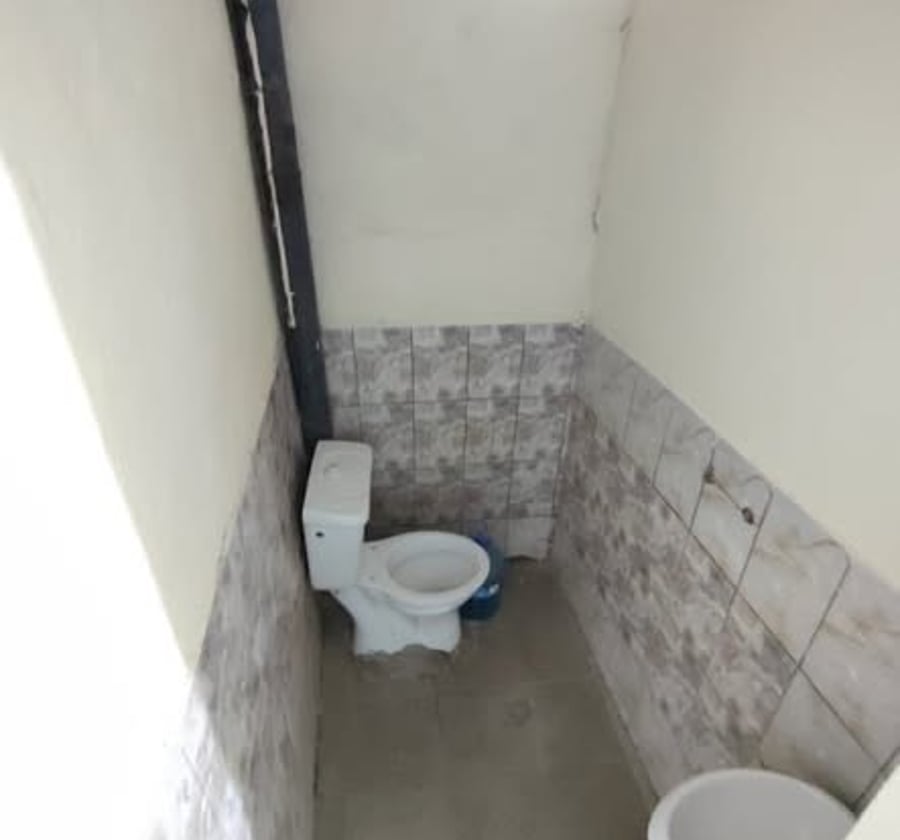 Chambre spacieuse à louer à Fouda