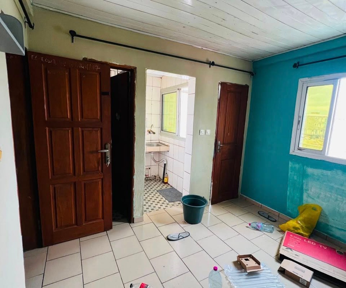 Chambre moderne à Ange Raphaël avec cuisine et balcon personnel