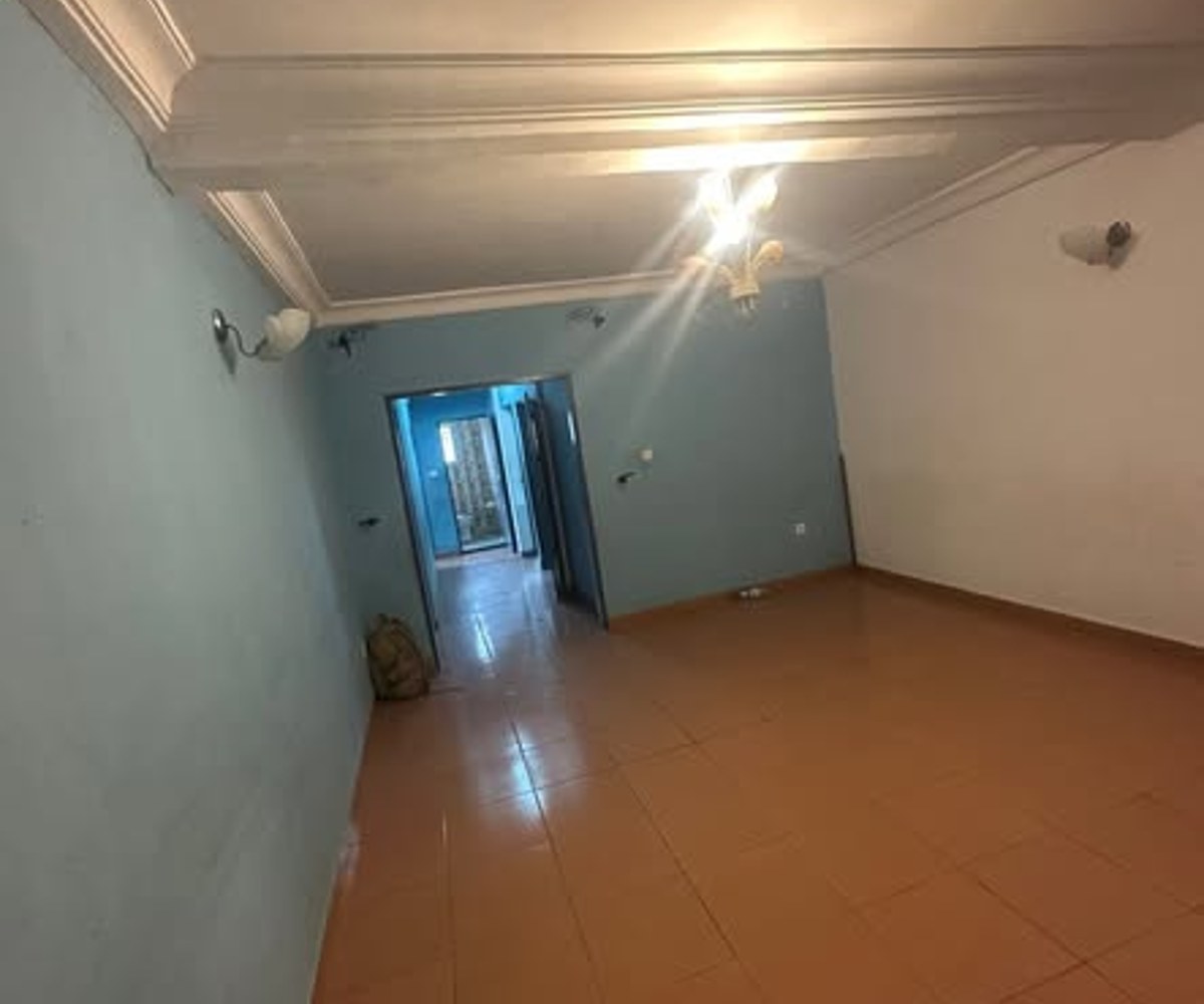 Appartement moderne 3 chambres à Akwa Nord