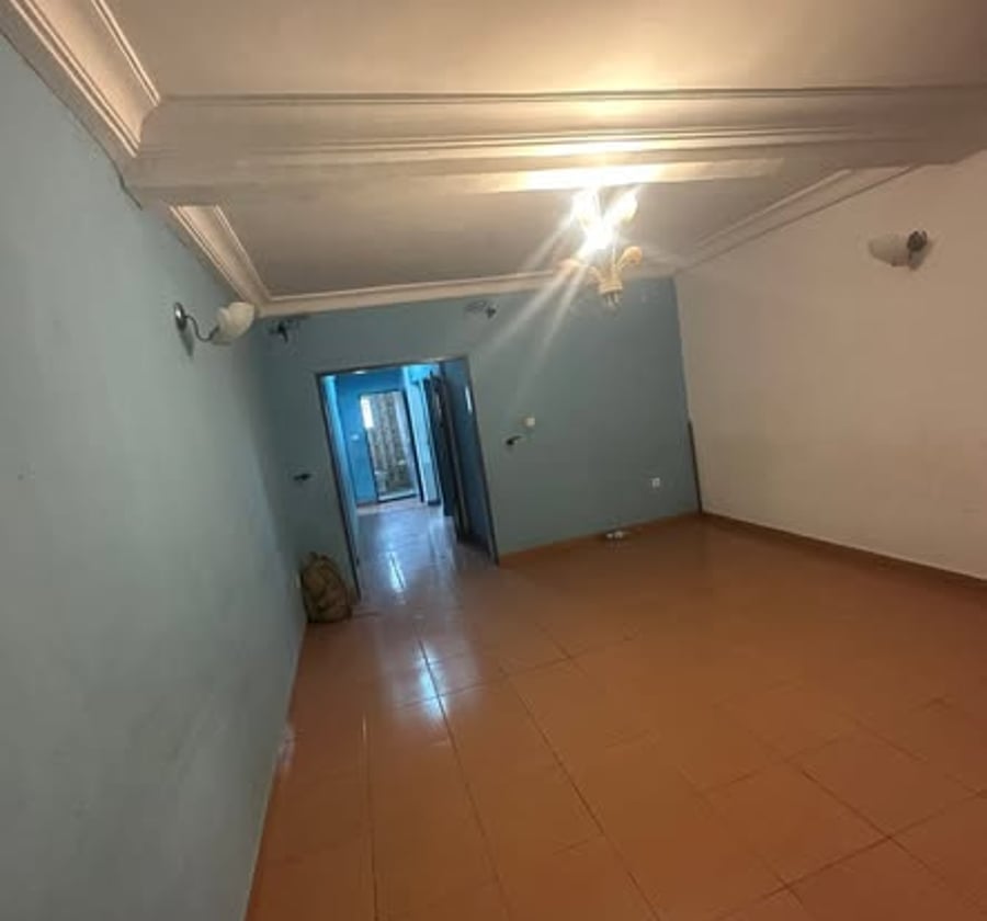 Appartement moderne 3 chambres à Akwa Nord