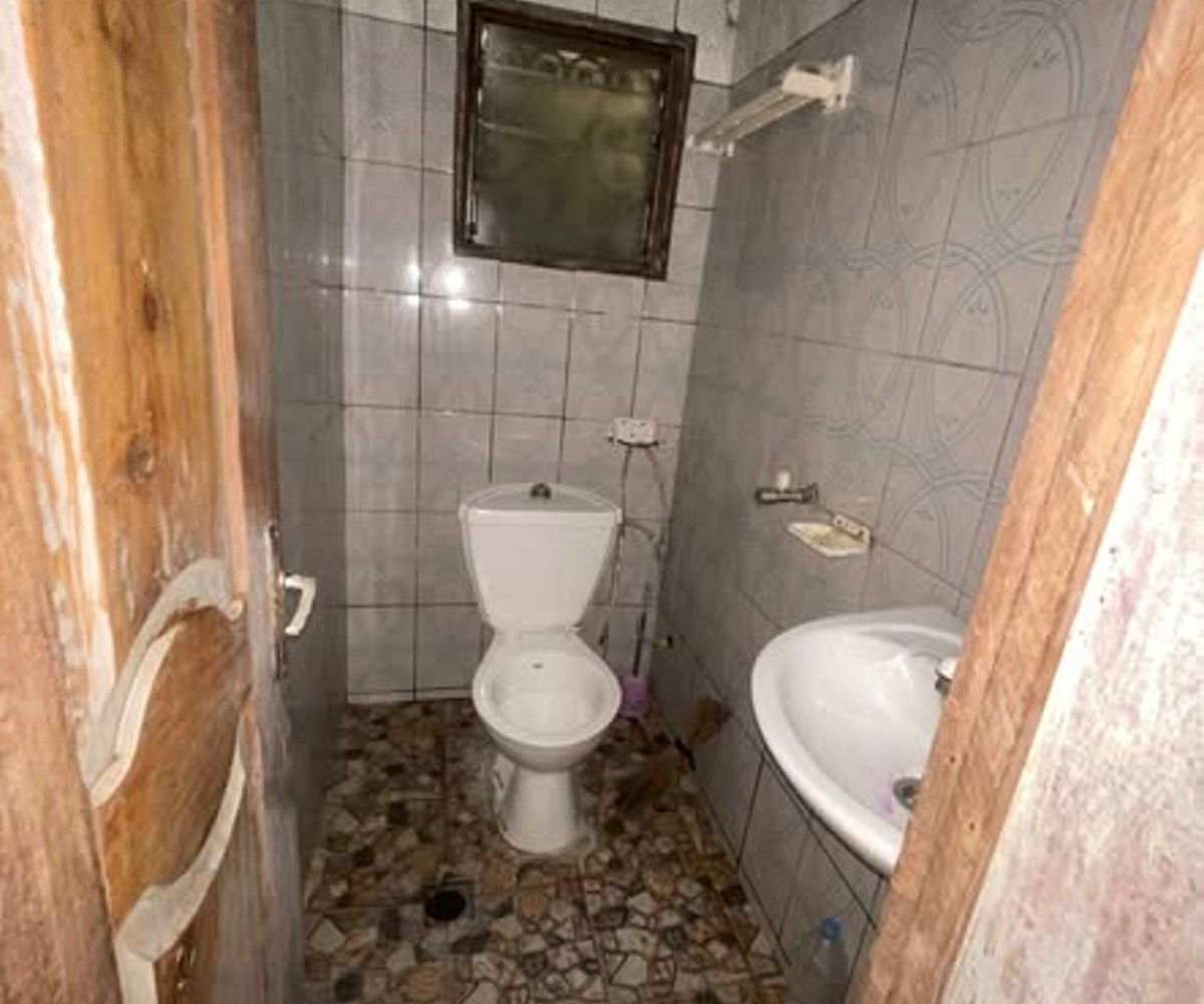Studio moderne à PK12, Douala
