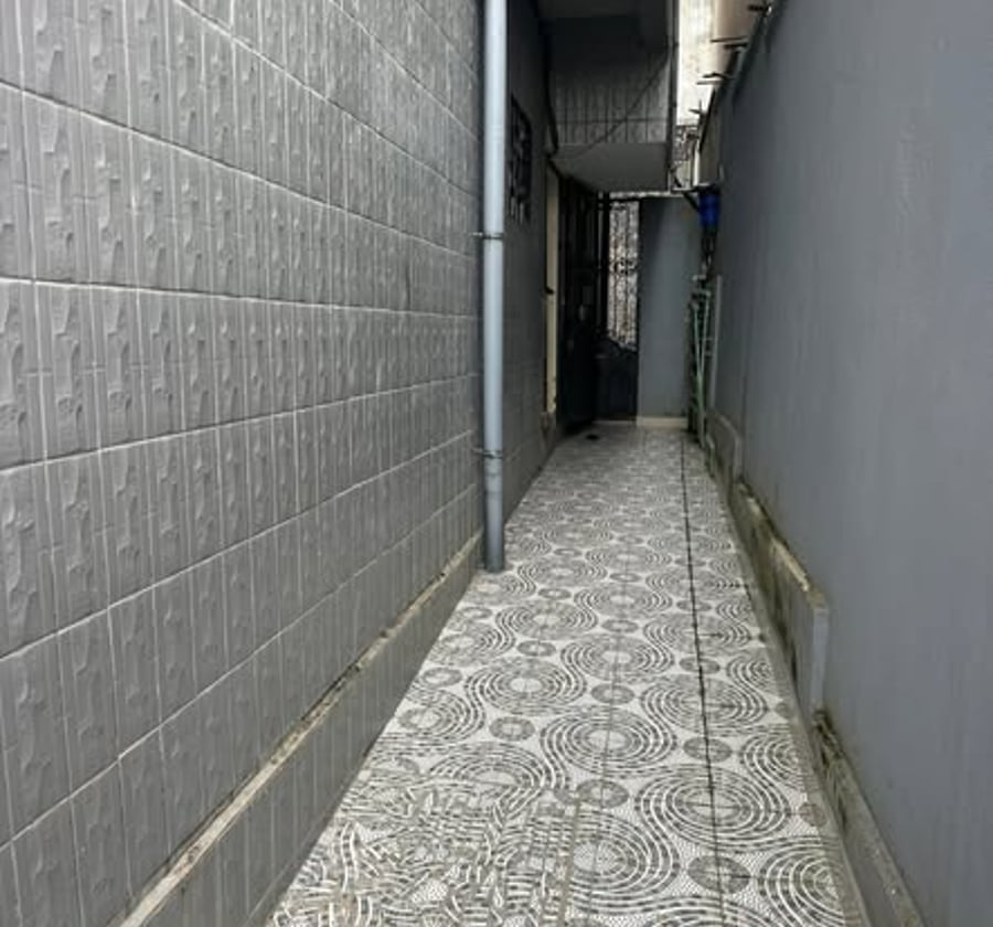 2 chambres modernes à PK15 Douala