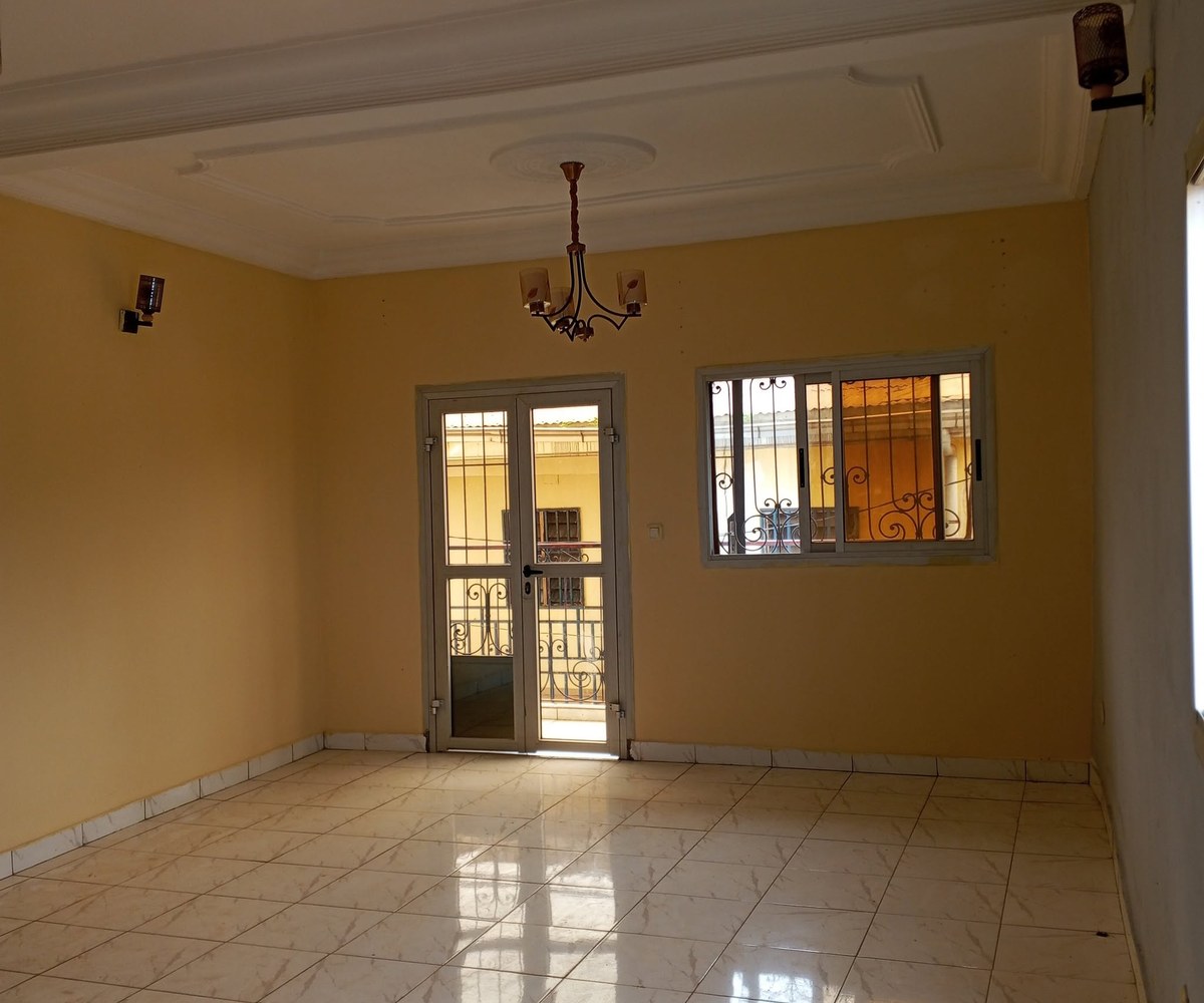 Vaste appartement moderne VIP à Ngousso