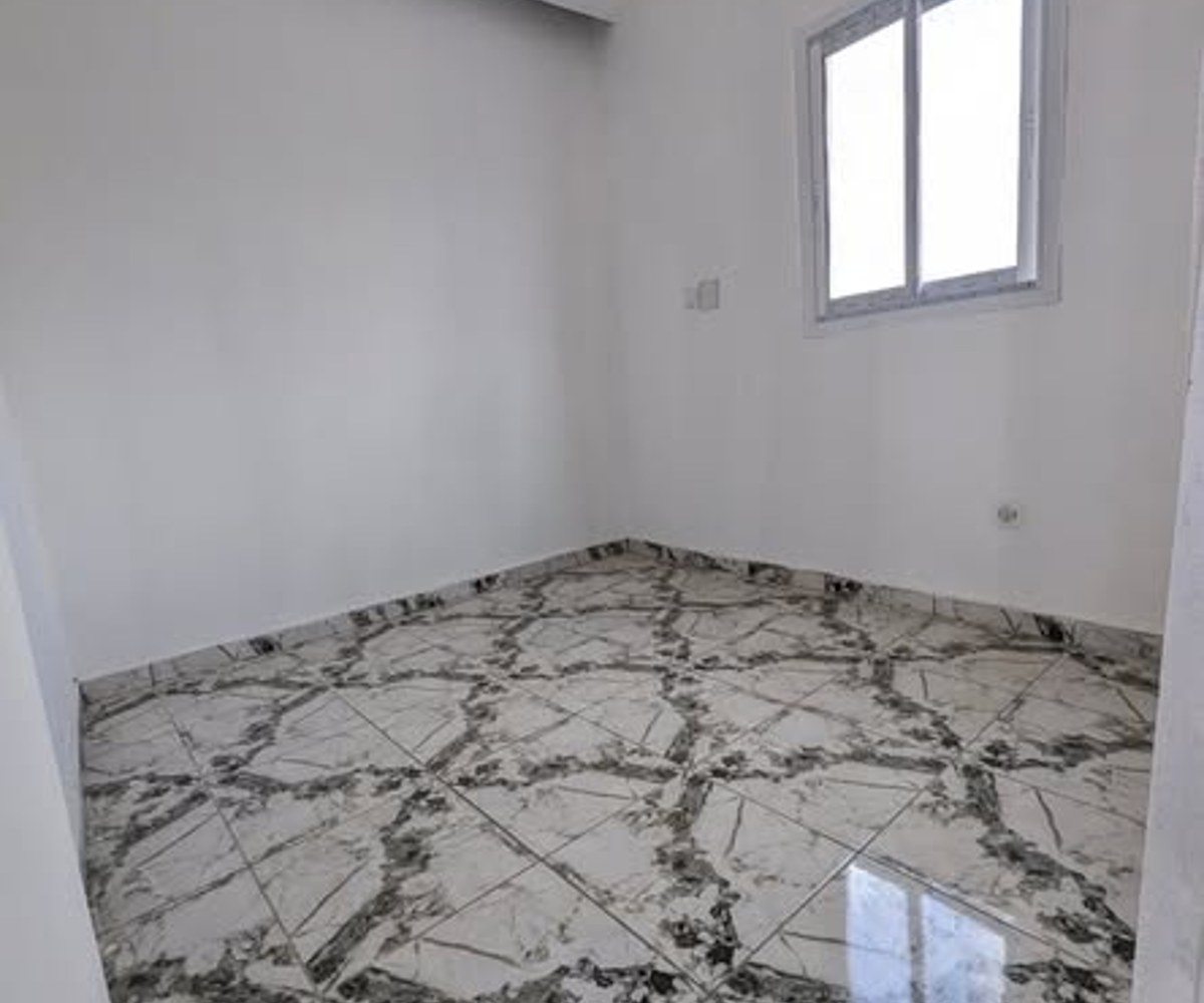 Studio moderne 4 pièces neuf à Ndogbong