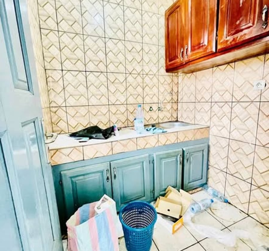 Chambre moderne à Bonamoussadi près de Santa Lucia
