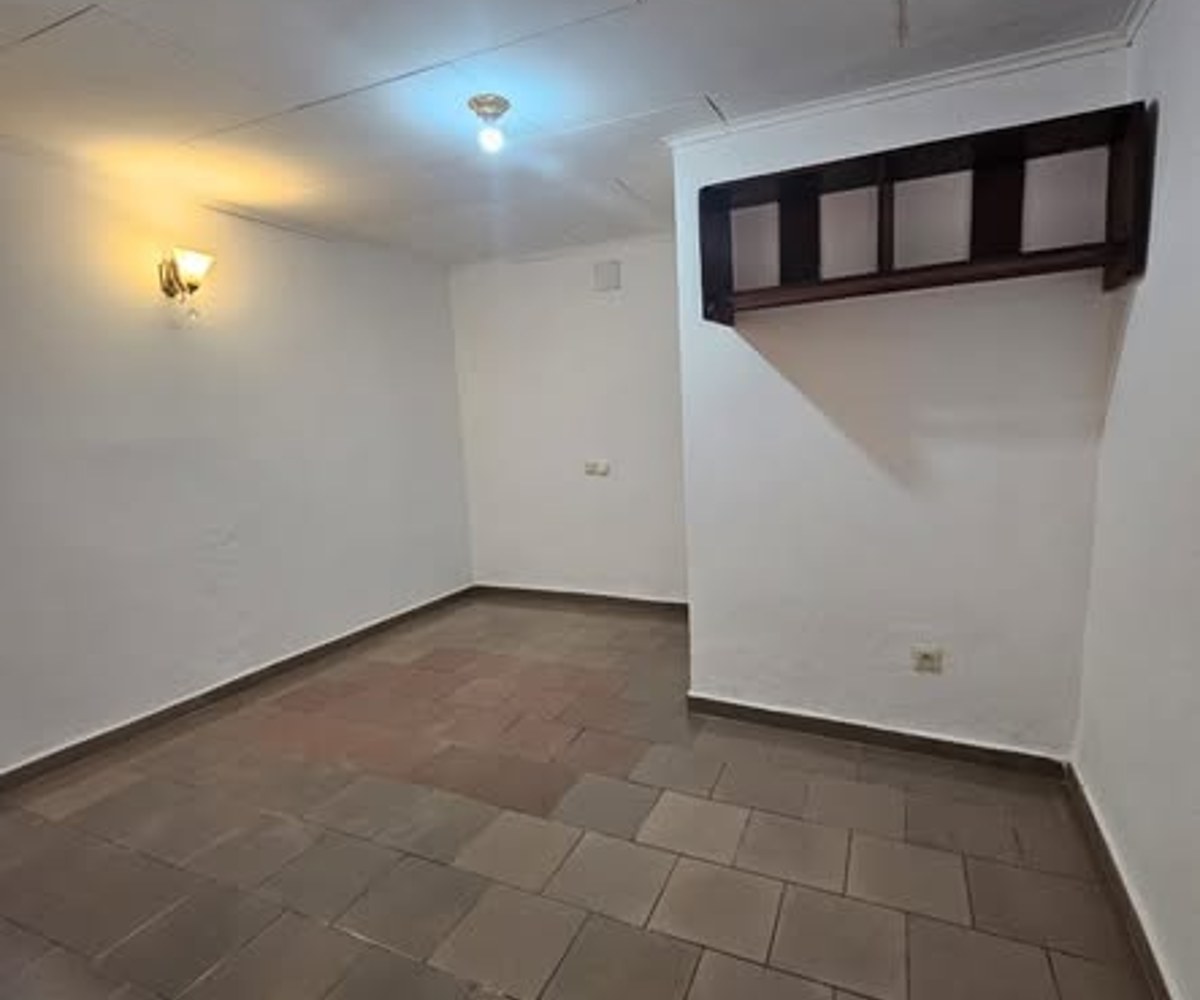Chambre moderne à Biyem-Assi