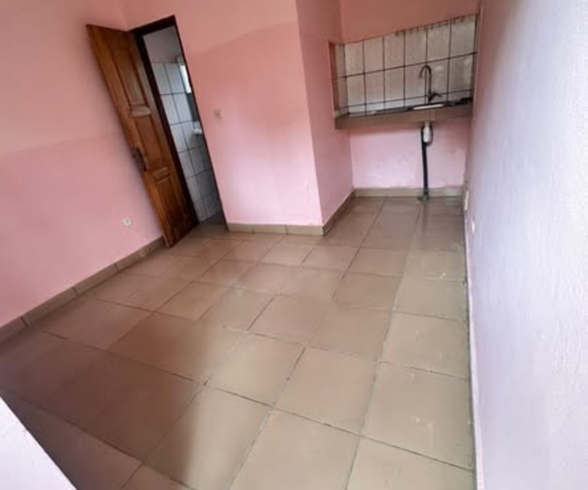 Chambre moderne à Makepe Bel Air