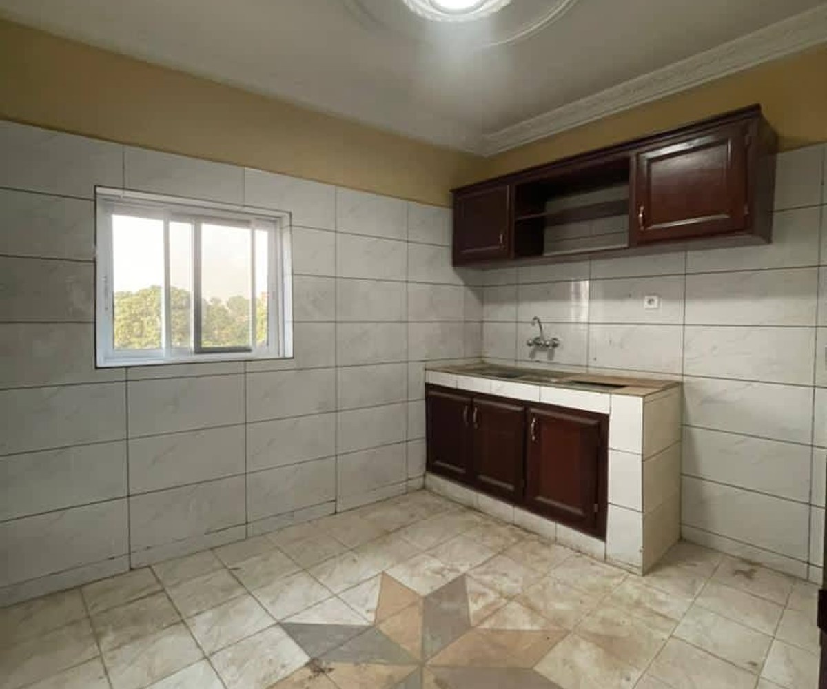 Appartement neuf 3 chambres à Mvog-Ada