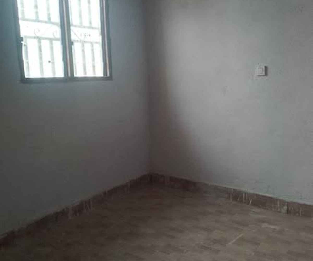 Grand studio chambre à louer - Mimboman Château